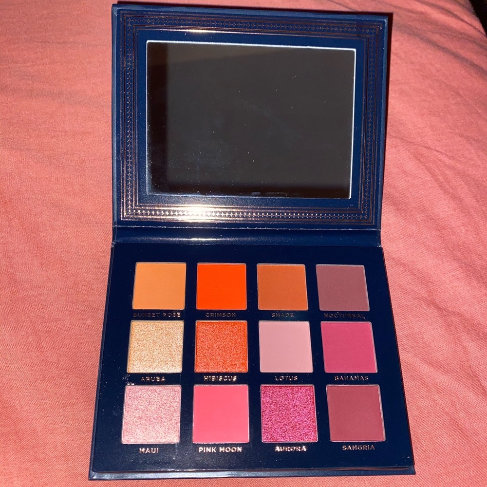 Ace Beauté Scarlet Dusk Eyeshadow Palette